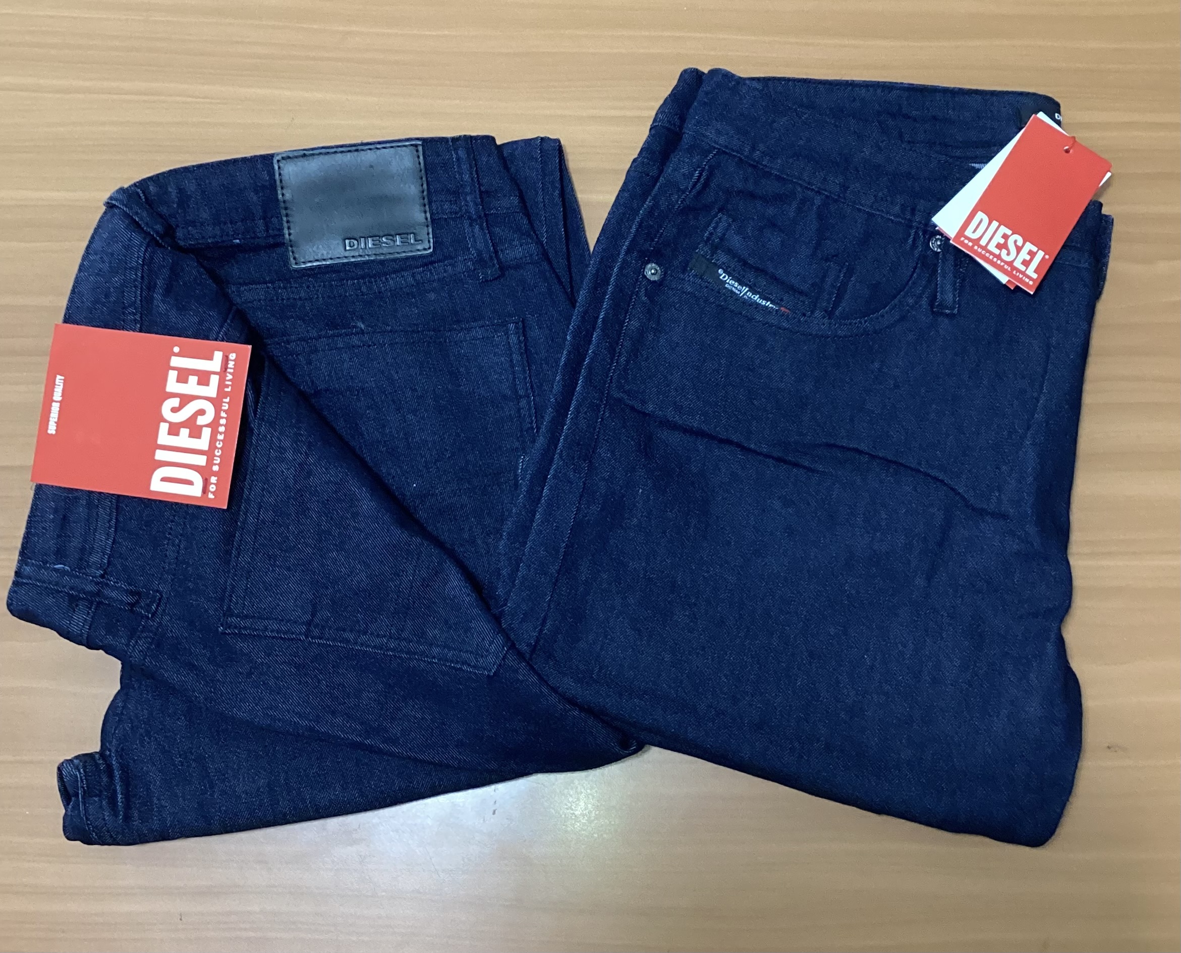 Foto 2 de CALÇA JEANS DIESEL PREMIUM